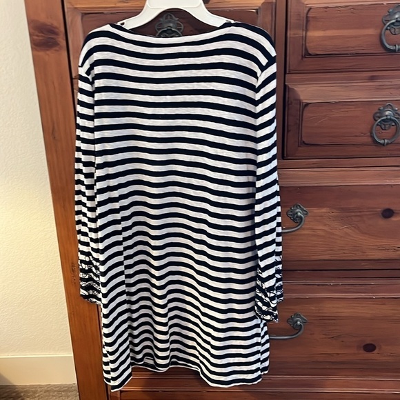 Talbots Blue And White Striped Tunic With Sleeve Embroidery 🧵 Preloved - Picture 4 of 8